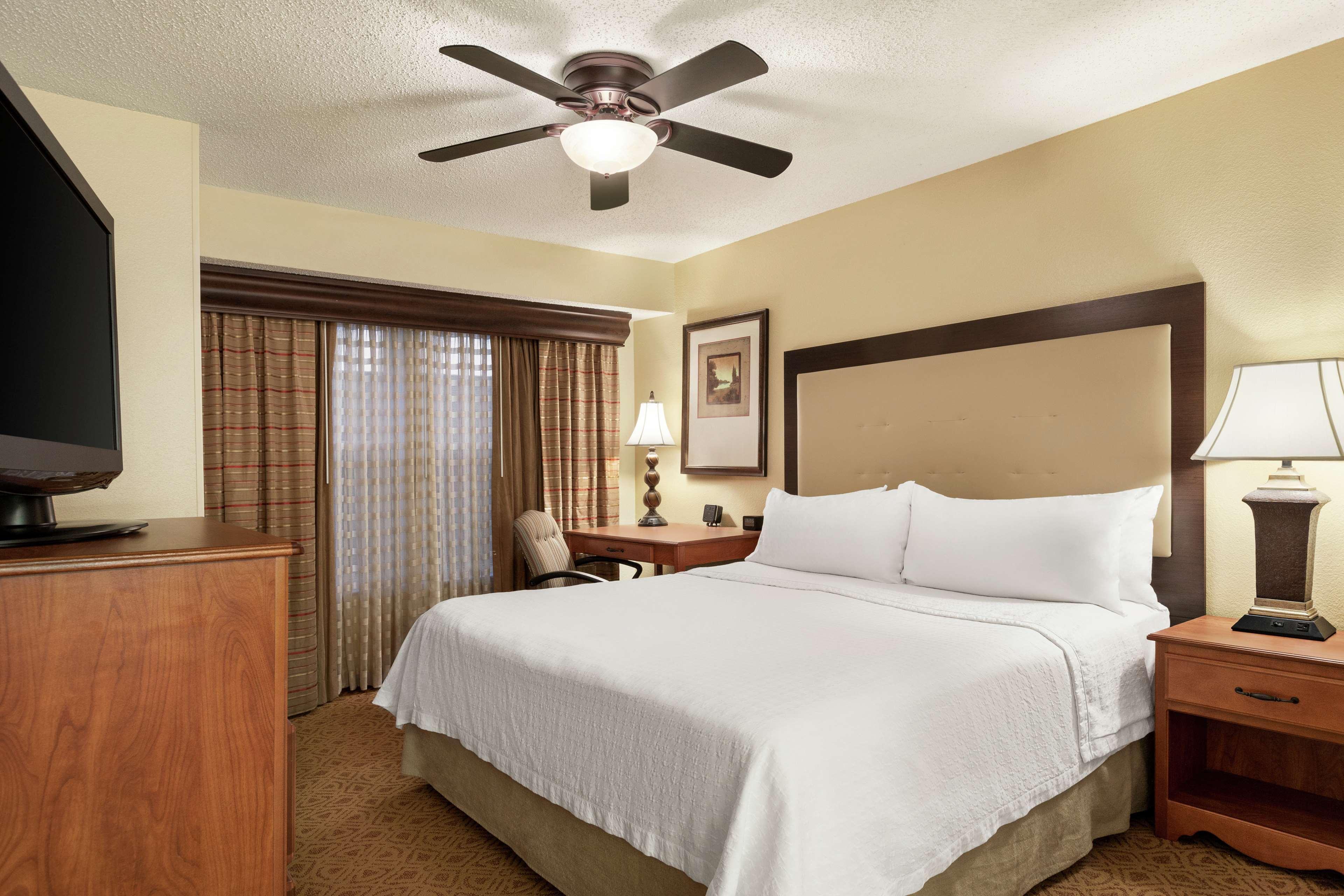โฮมวูดสวีท บายฮิลตัน ดัลลัส พาร์คเซ็นทรัล โฮเต็ล Hotel ภายนอก รูปภาพ