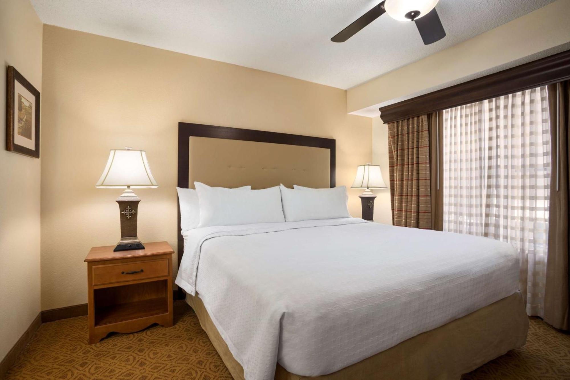 โฮมวูดสวีท บายฮิลตัน ดัลลัส พาร์คเซ็นทรัล โฮเต็ล Hotel ภายนอก รูปภาพ