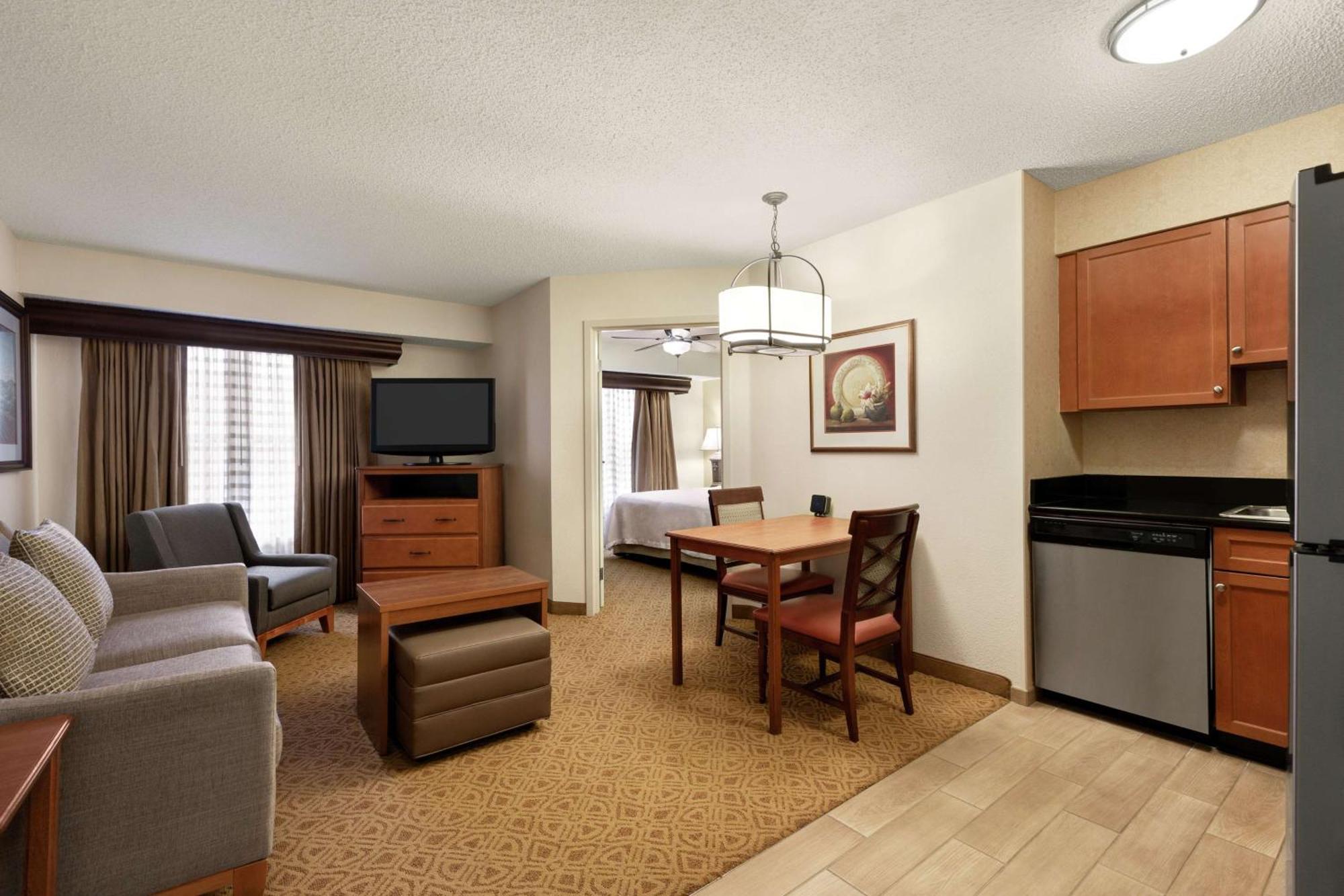 โฮมวูดสวีท บายฮิลตัน ดัลลัส พาร์คเซ็นทรัล โฮเต็ล Hotel ภายนอก รูปภาพ