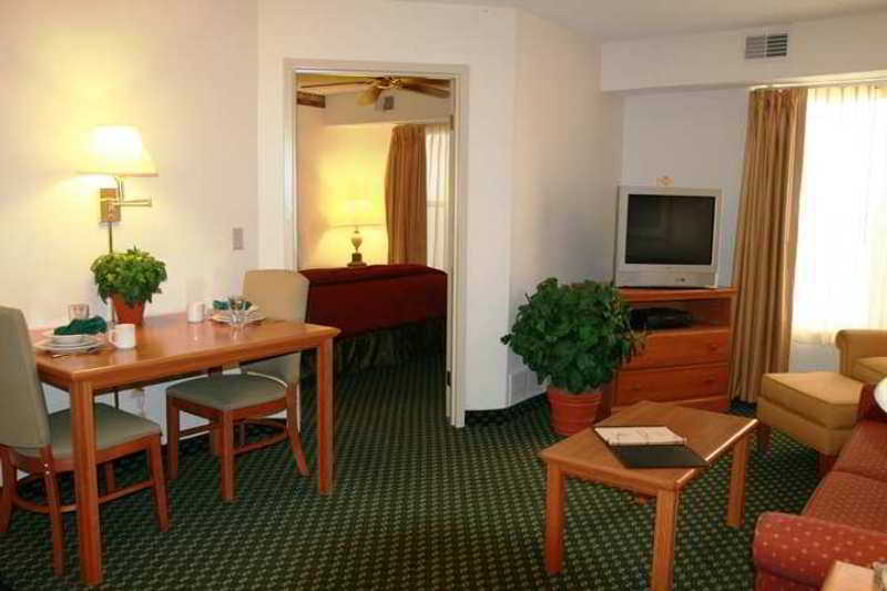 โฮมวูดสวีท บายฮิลตัน ดัลลัส พาร์คเซ็นทรัล โฮเต็ล Hotel ห้อง รูปภาพ