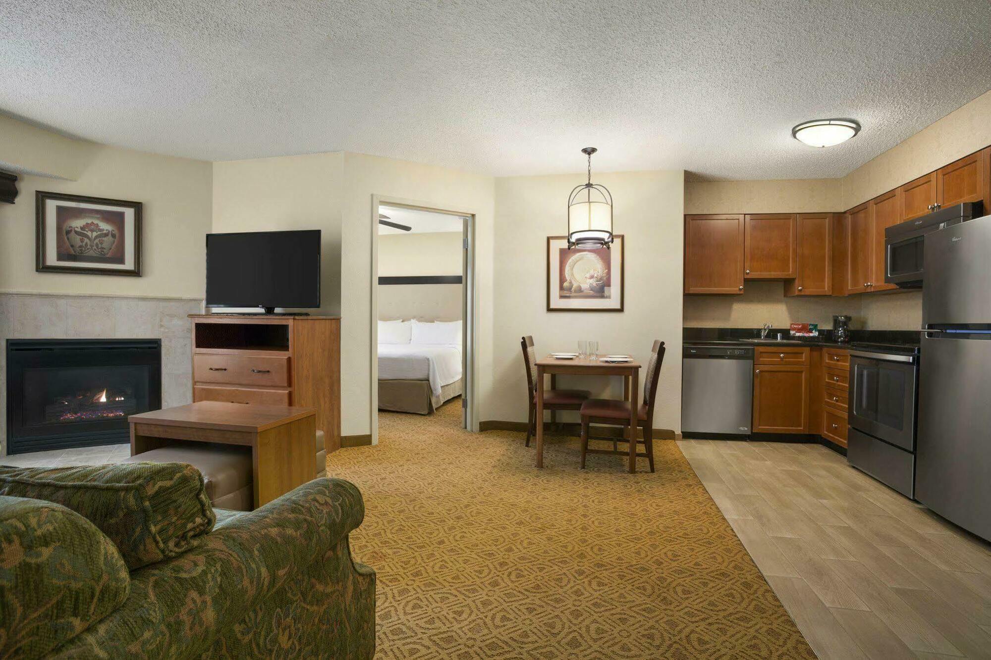 โฮมวูดสวีท บายฮิลตัน ดัลลัส พาร์คเซ็นทรัล โฮเต็ล Hotel ภายนอก รูปภาพ